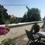 Dachterrassen Mit See- U. Bergblilck *