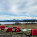 Dachterrassen Mit See- U. Bergblilck