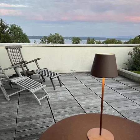 Dachterrassen Mit See- U. Bergblilck