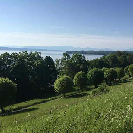 Dachterrassen Mit See- U. Bergblilck