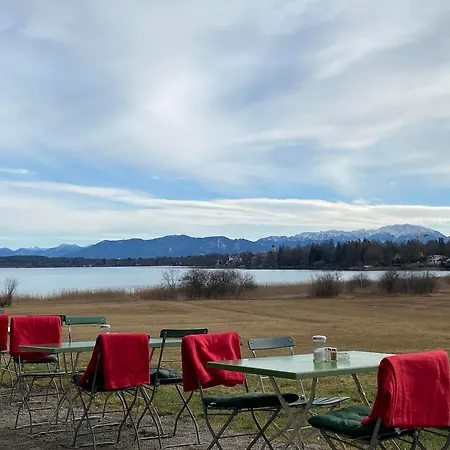 Dachterrassen Mit See- U. Bergblilck