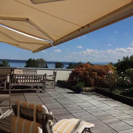 Dachterrassen Mit See- U. Bergblilck