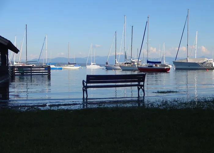 Dachterrassen Mit See- U. Bergblilck *