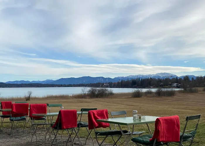 Dachterrassen Mit See- U. Bergblilck